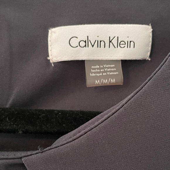 Calvin Klein sleeveless blouse - Picture 3 of 7
